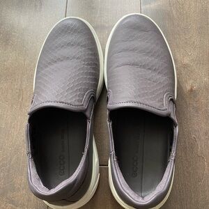 ECCO Men's Dark Gray Slip-On Loafers